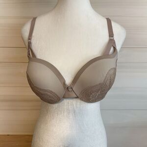 Maidenform Dreamwire Push Up Underwire Bra Beige Size‎ 38C